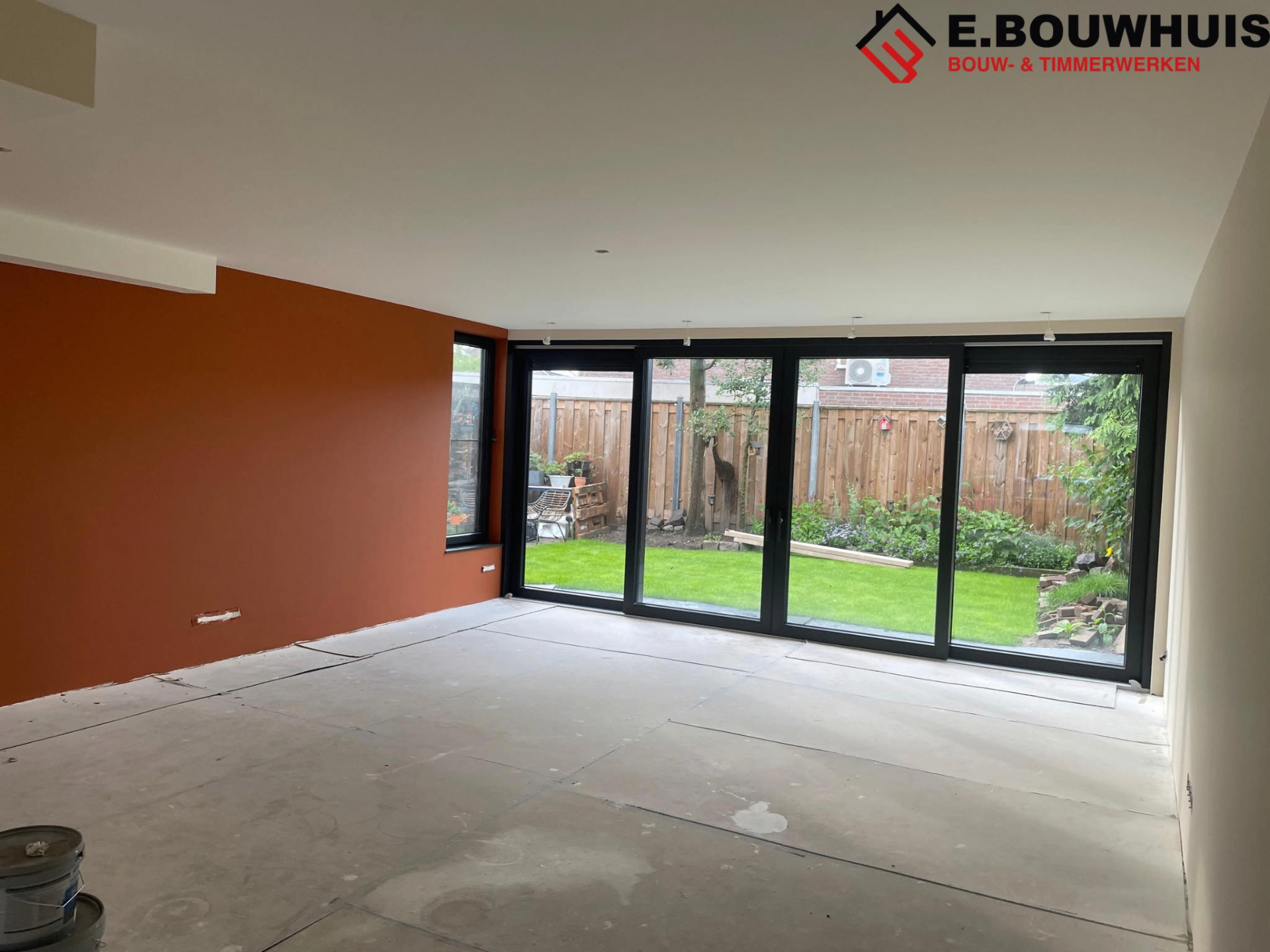 Aanbouw met moderne afwerking