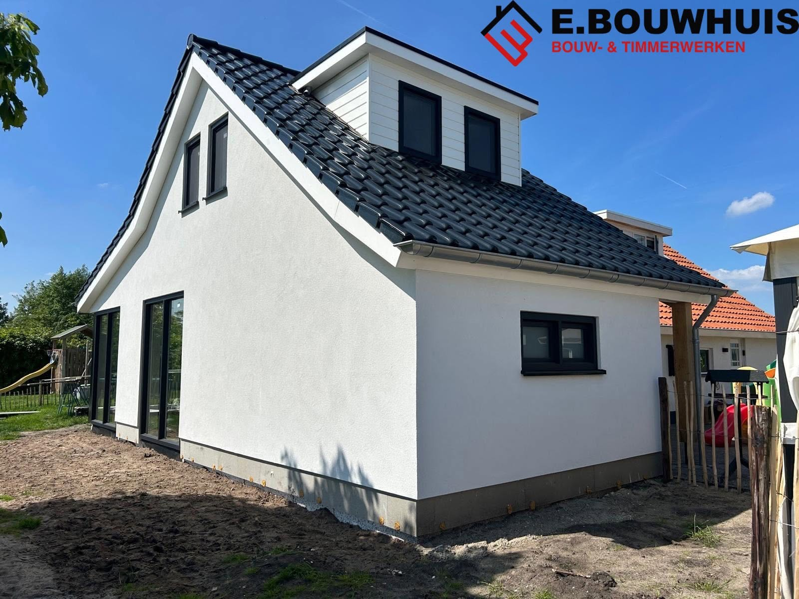 Uitbouw Beerzerveld — zijaanzicht van de nieuwe gevel