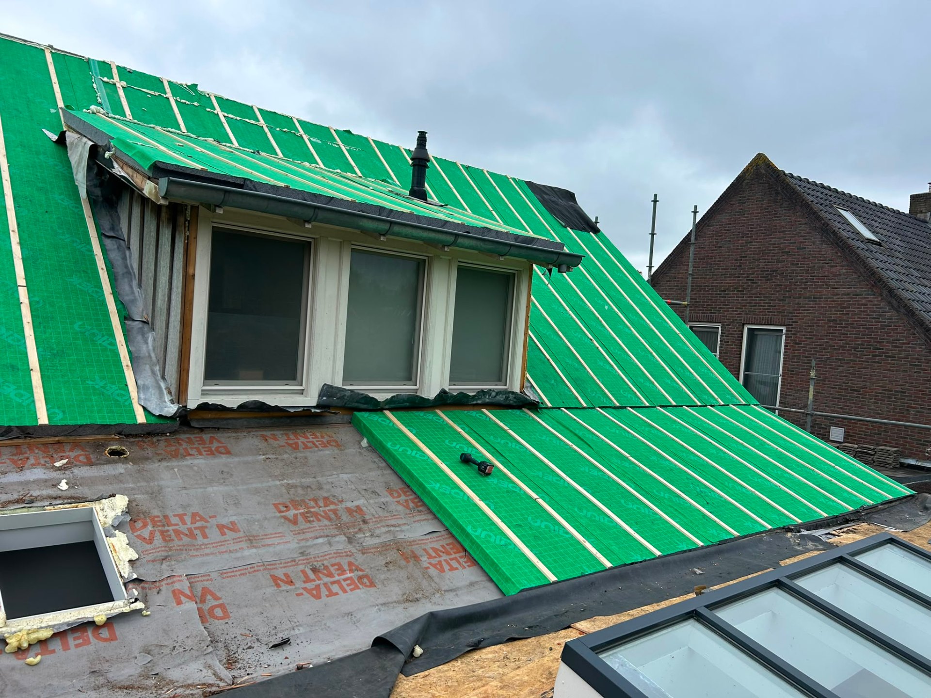 Kaprenovatie Den Ham — renovatieplaten aangebracht